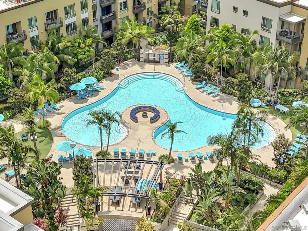 2432 Via Alta San Diego, CA 92108
