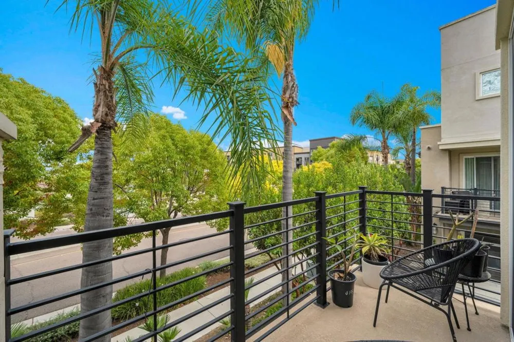 2432 Via Alta San Diego, CA 92108