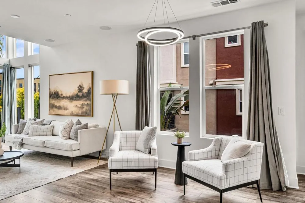 2432 Via Alta San Diego, CA 92108