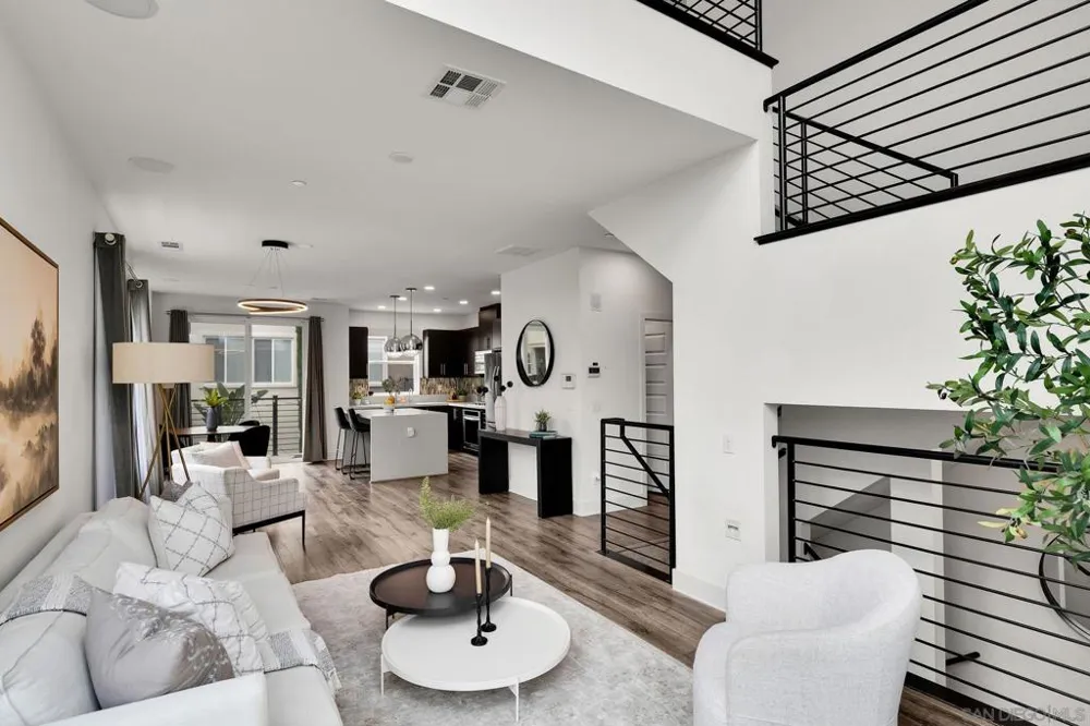 2432 Via Alta San Diego, CA 92108