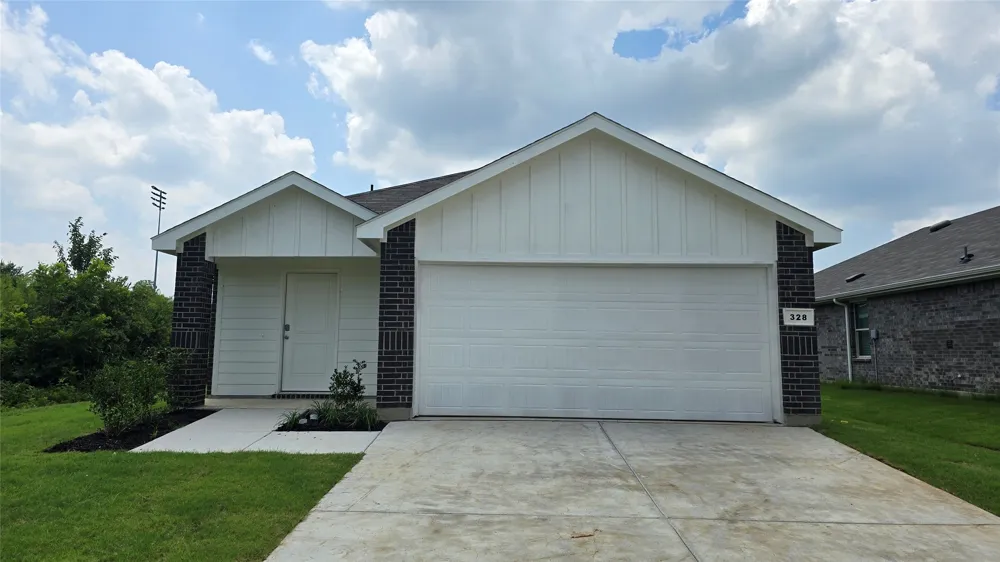 328 TRAIL COURT Keene, TX 76059