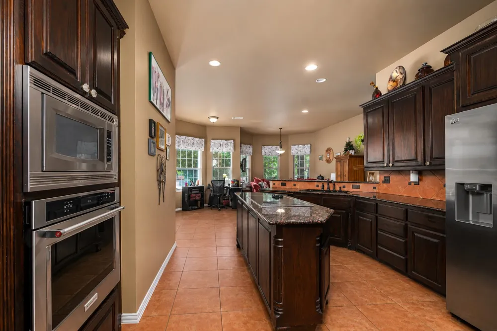 100 Manders Court Runaway Bay, TX 76426