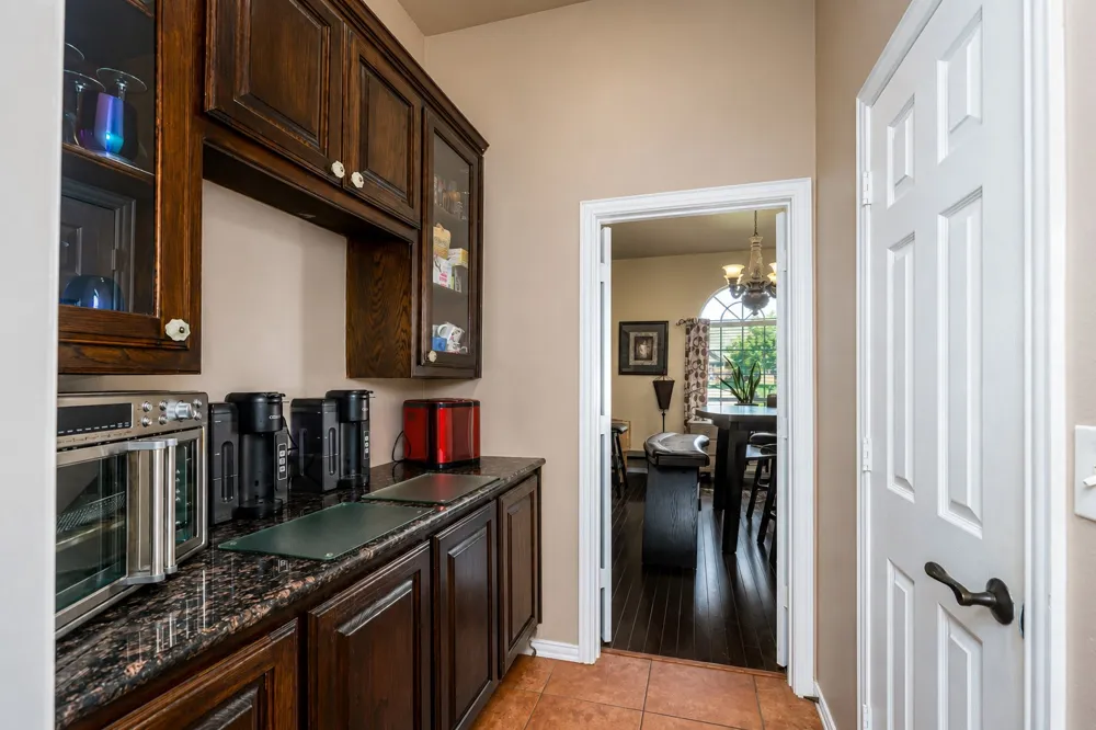 100 Manders Court Runaway Bay, TX 76426