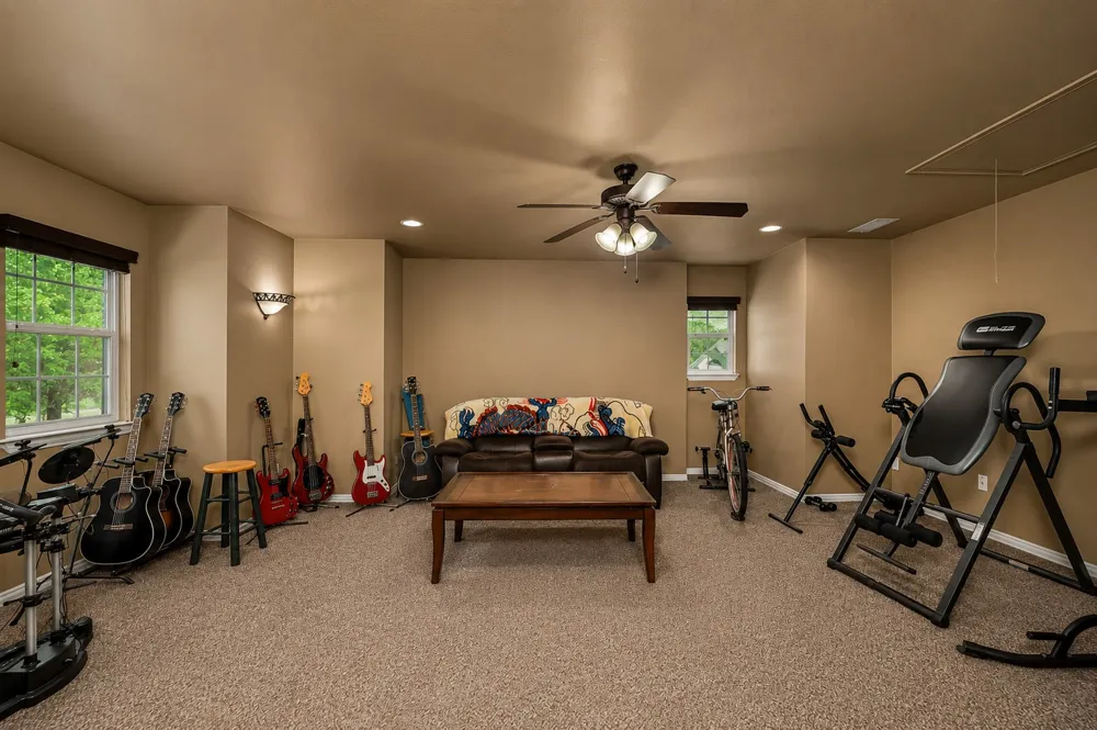 100 Manders Court Runaway Bay, TX 76426