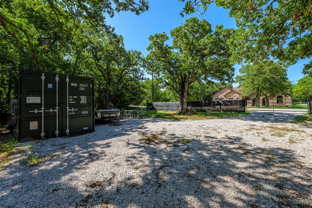100 Manders Court Runaway Bay, TX 76426