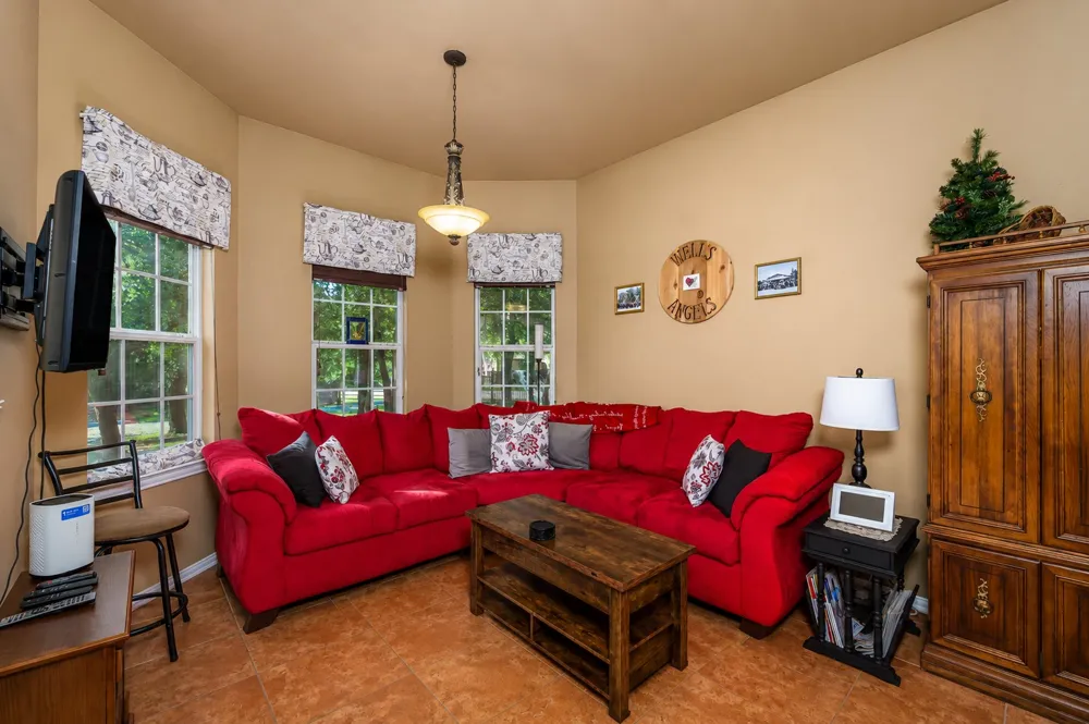 100 Manders Court Runaway Bay, TX 76426