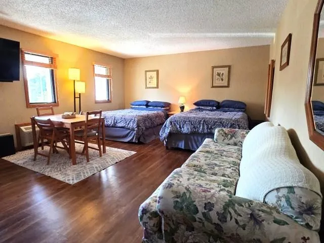 6500 Schuss Mountain Lane Custer Township, MI 49659