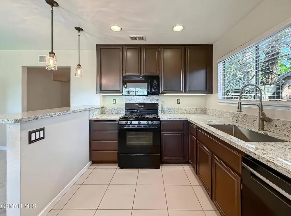 36772 Petra Drive Palmdale, CA 93550