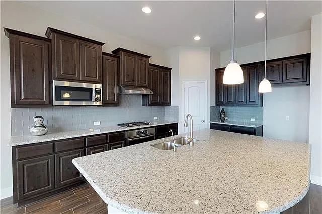 409 Betony Loop Buda, TX 78610