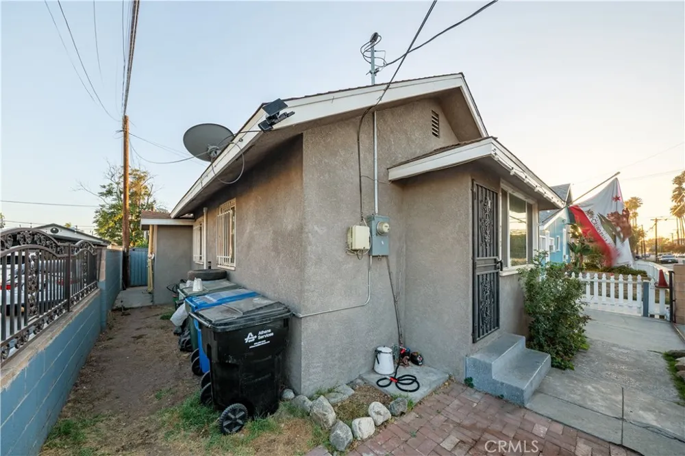 310 E Center Pomona, CA 91767
