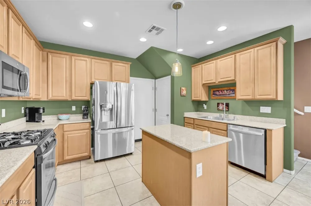 9348 Euphoria Rose Avenue Las Vegas, NV 89166