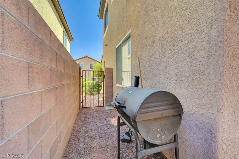 9348 Euphoria Rose Avenue Las Vegas, NV 89166