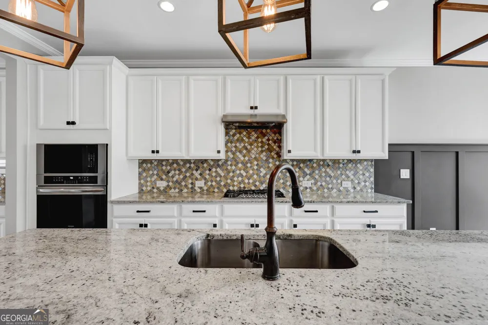 1650 Albion DR Snellville, GA 30078