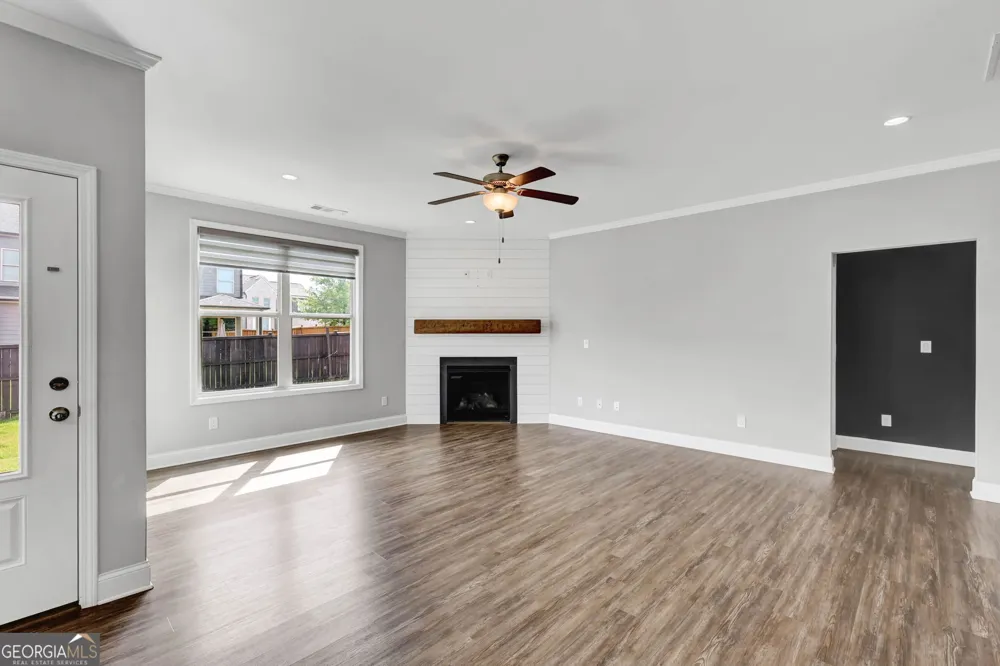 1650 Albion DR Snellville, GA 30078