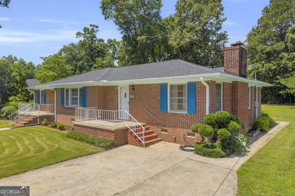 128 Smith ST Hartwell, GA 30643