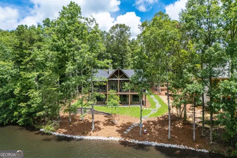 681 Warren RD