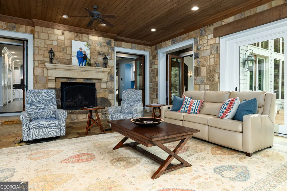 2481 Linger Longer DR Greensboro, GA 30642