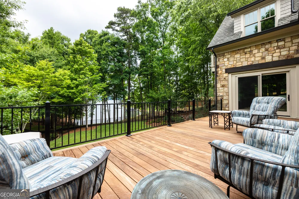 2481 Linger Longer DR Greensboro, GA 30642