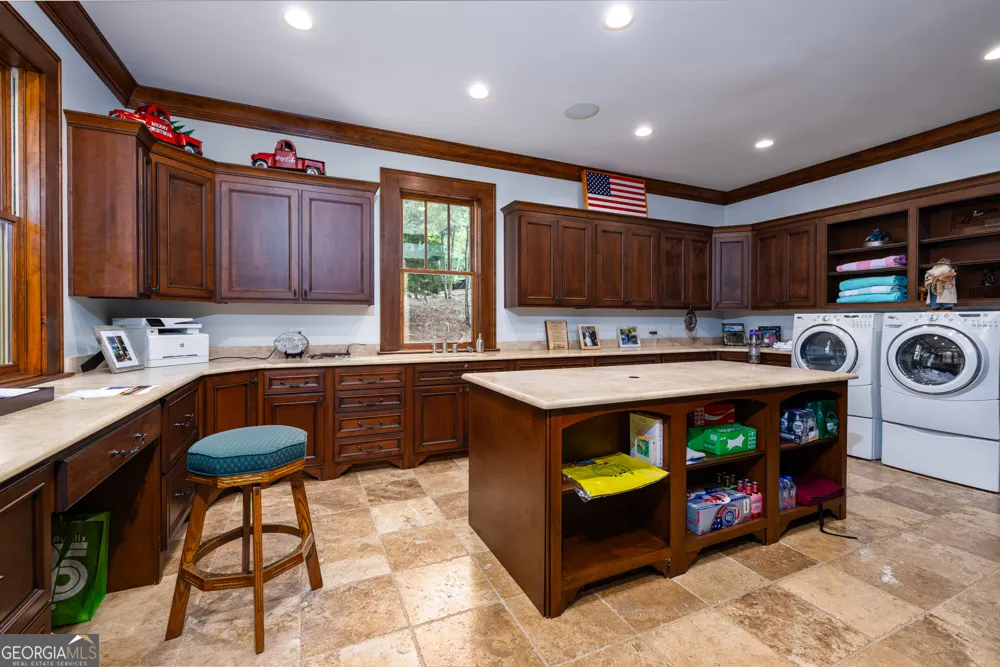 2481 Linger Longer DR Greensboro, GA 30642