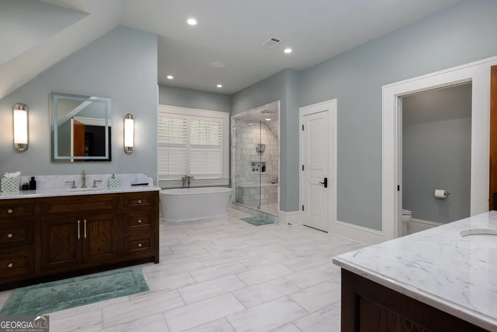 2481 Linger Longer DR Greensboro, GA 30642