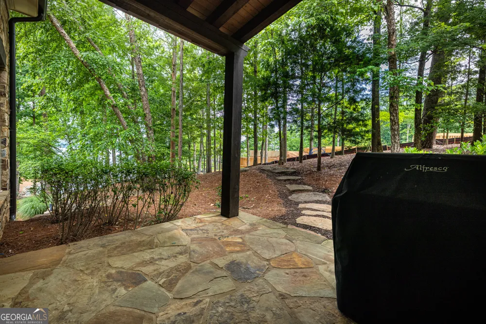 2481 Linger Longer DR Greensboro, GA 30642
