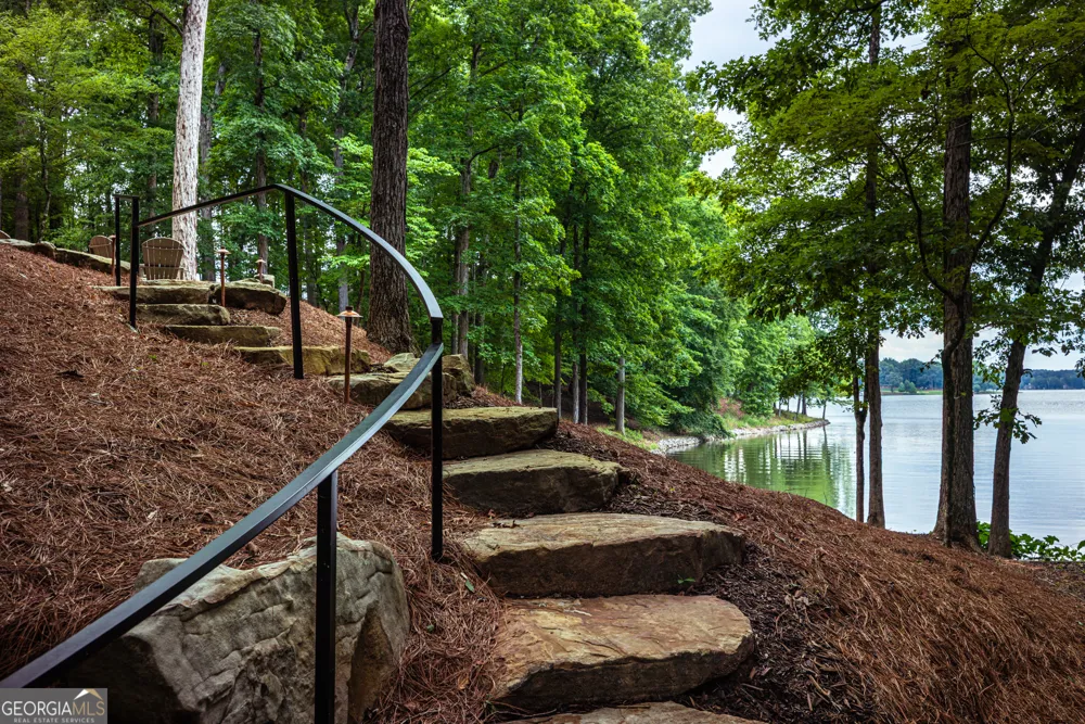2481 Linger Longer DR Greensboro, GA 30642