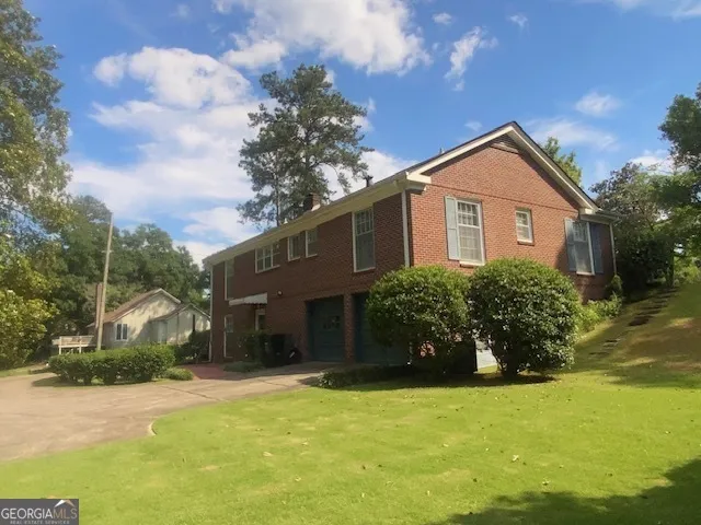 123 Hillcrest RD West Point, GA 31833