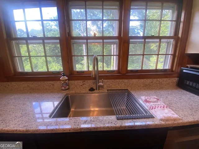 123 Hillcrest RD West Point, GA 31833