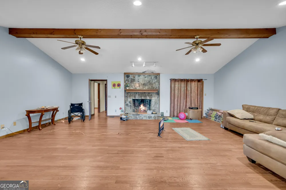 964 Unawatti RD Canon, GA 30520