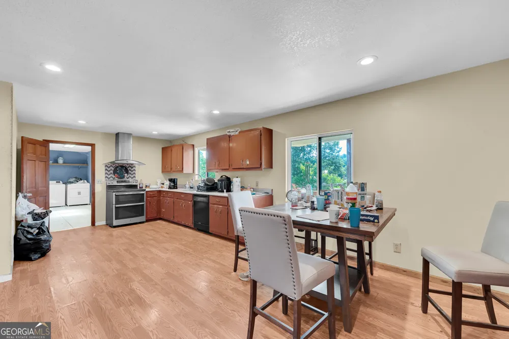 964 Unawatti RD Canon, GA 30520