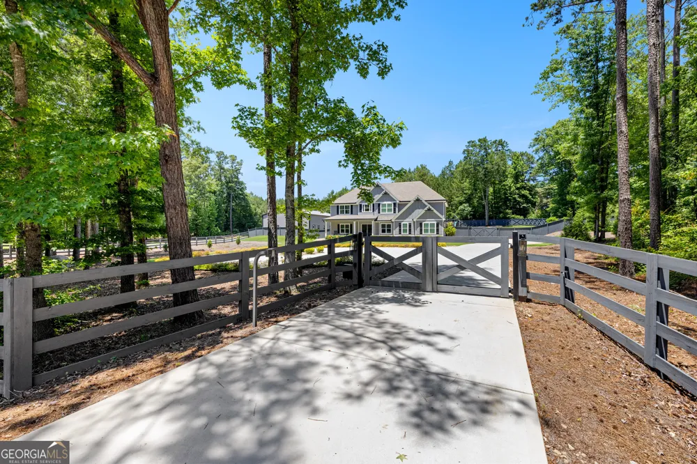 878 McIntosh TRL Sharpsburg, GA 30277