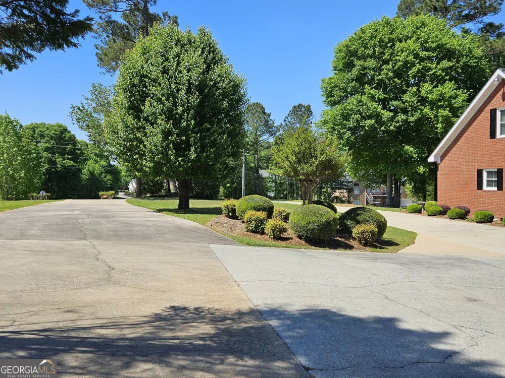200 Gates RD Lizella, GA 31052
