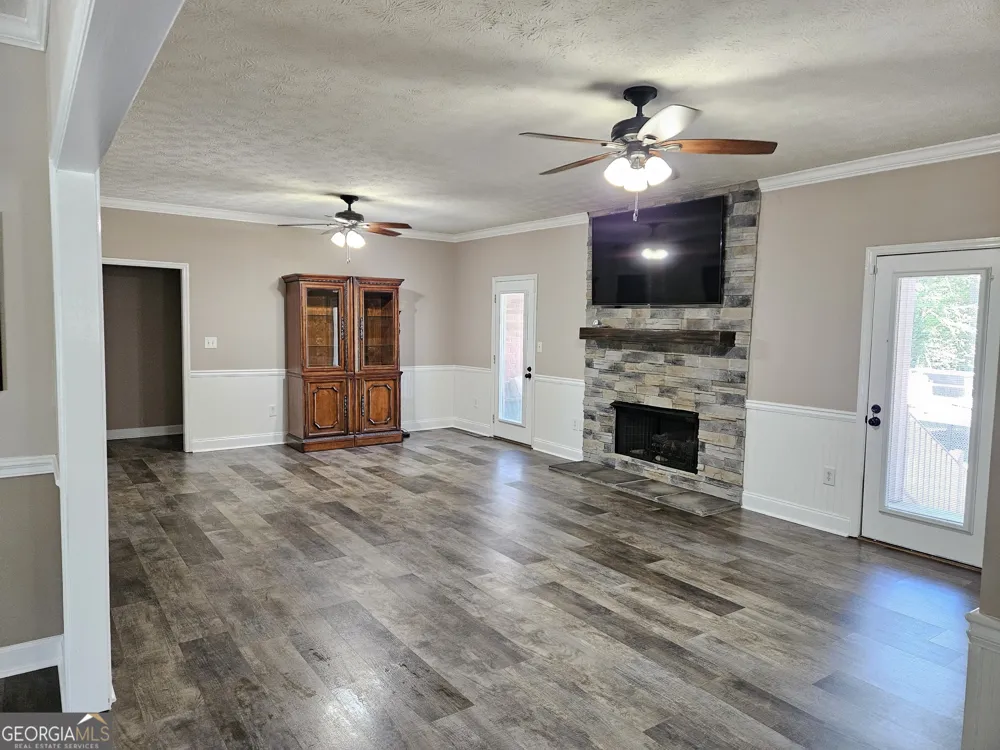 200 Gates RD Lizella, GA 31052
