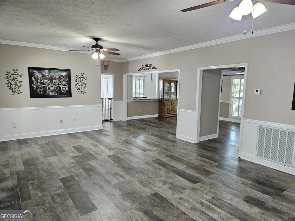 200 Gates RD Lizella, GA 31052