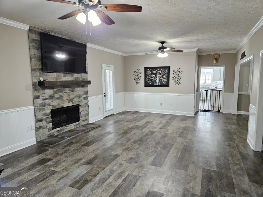 200 Gates RD Lizella, GA 31052