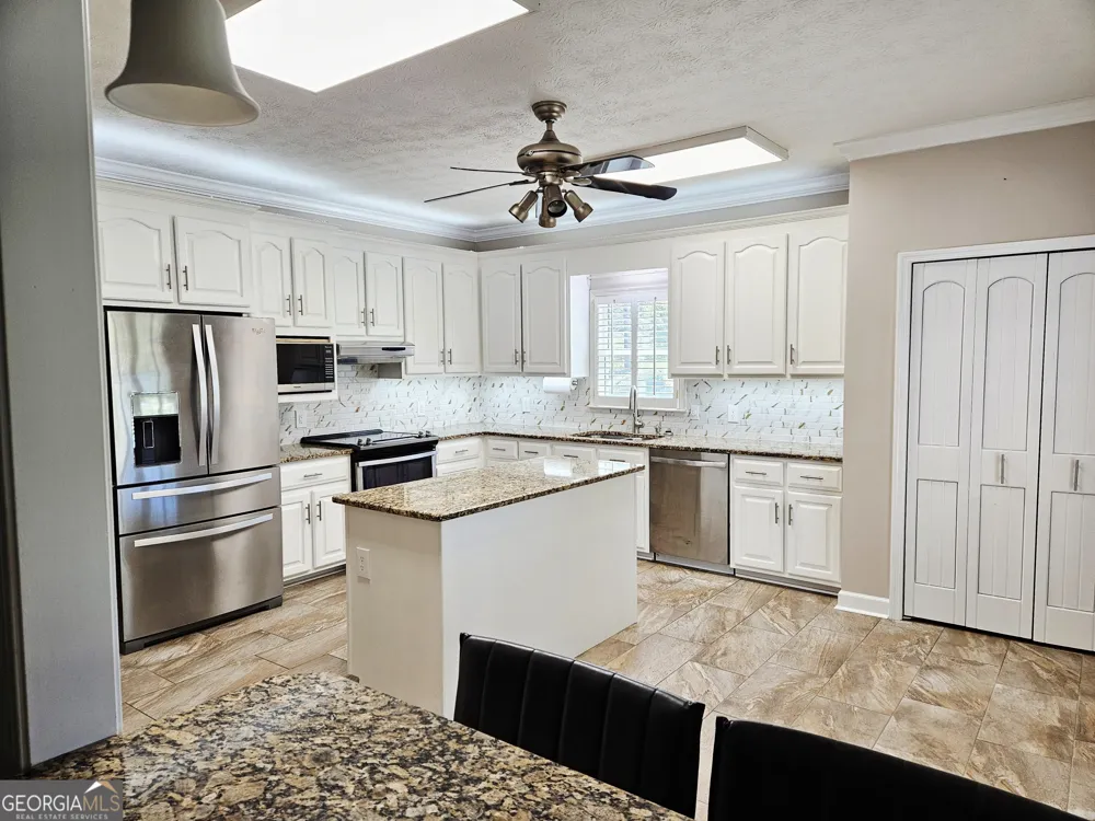 200 Gates RD Lizella, GA 31052