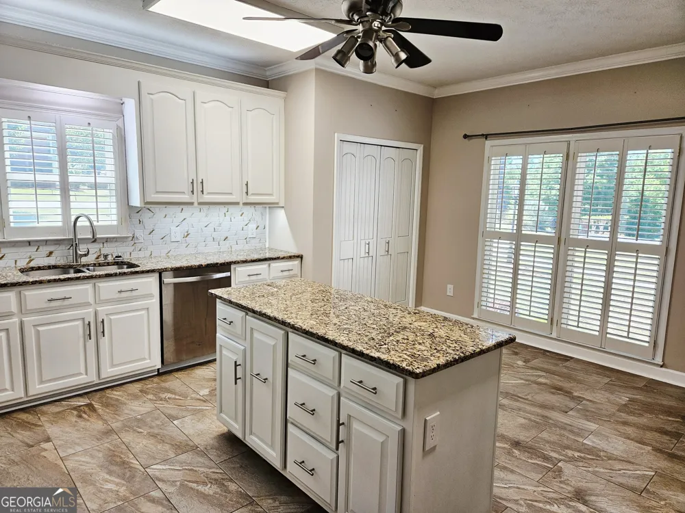 200 Gates RD Lizella, GA 31052