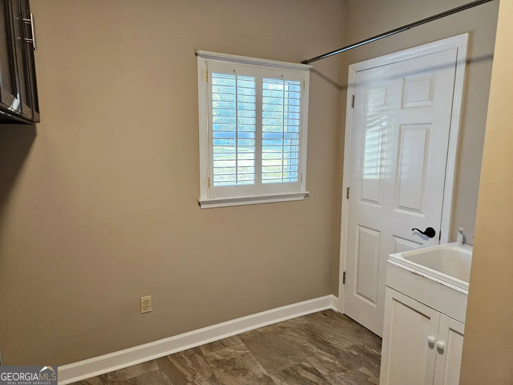 200 Gates RD Lizella, GA 31052