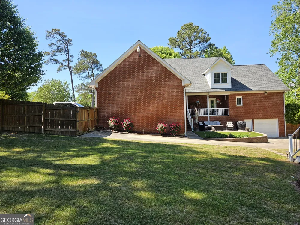 200 Gates RD Lizella, GA 31052