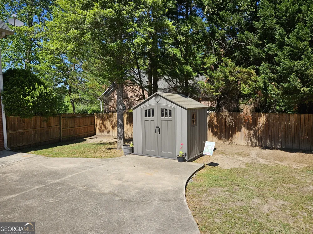 200 Gates RD Lizella, GA 31052