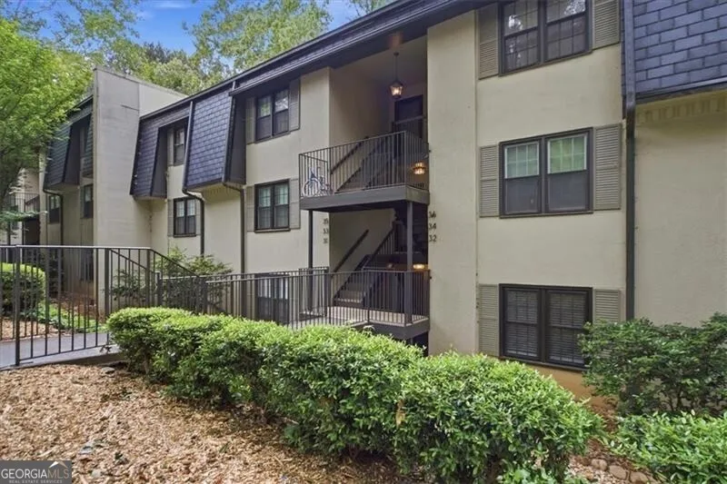 32 Arpege WAY NW Atlanta, GA 30327