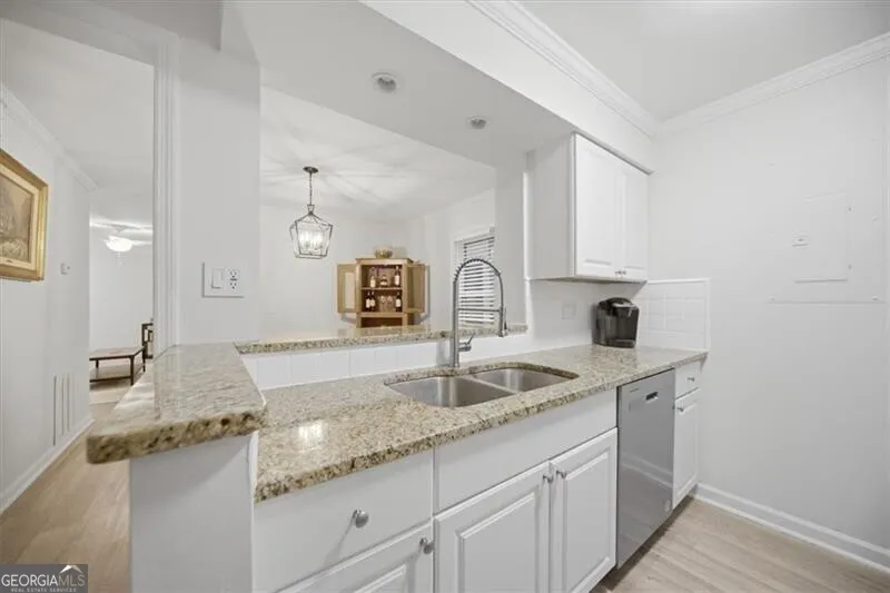 32 Arpege WAY NW Atlanta, GA 30327