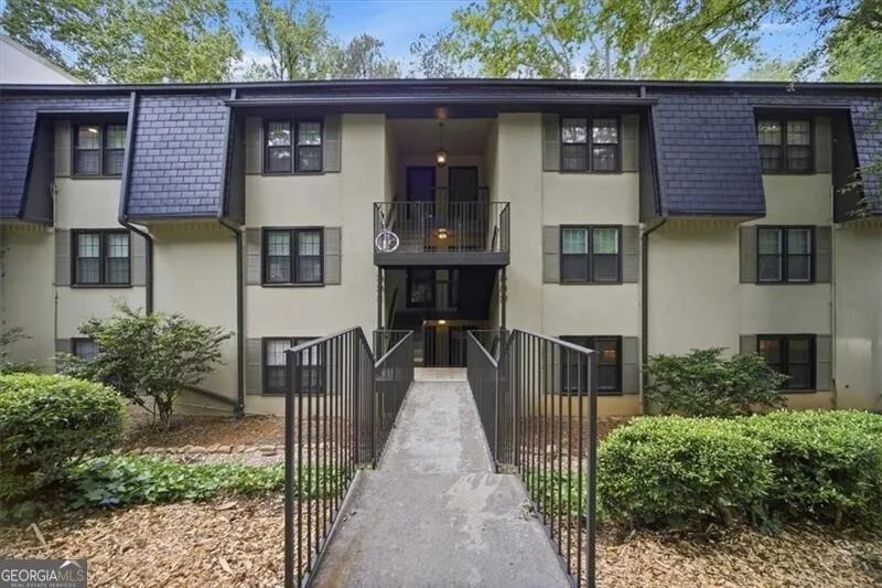 32 Arpege WAY NW Atlanta, GA 30327