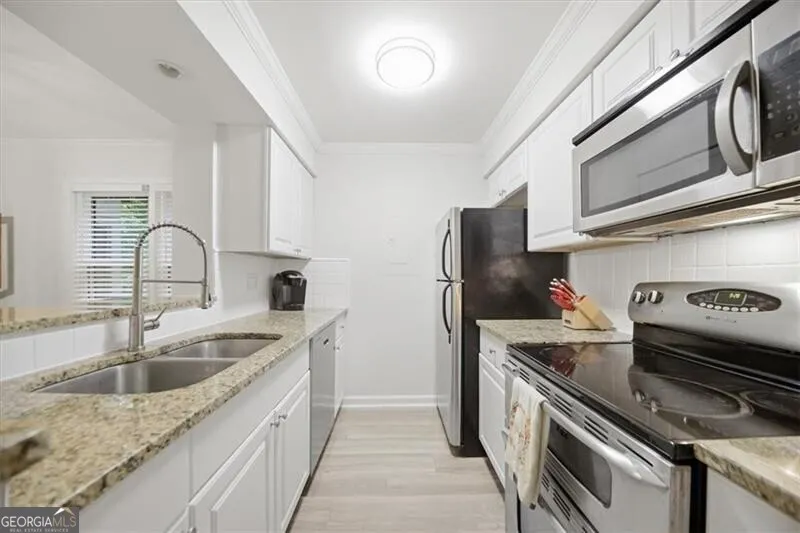 32 Arpege WAY NW Atlanta, GA 30327