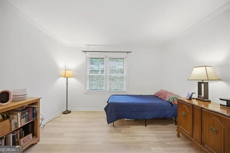 32 Arpege WAY NW Atlanta, GA 30327