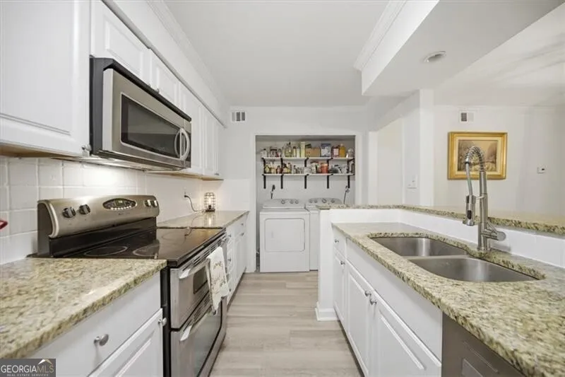 32 Arpege WAY NW Atlanta, GA 30327