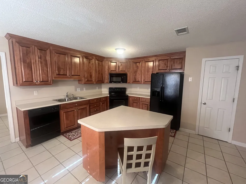 224 Sunflower DR Bonaire, GA 31005