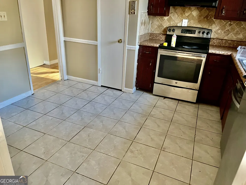 152 Rountree RD Riverdale, GA 30274