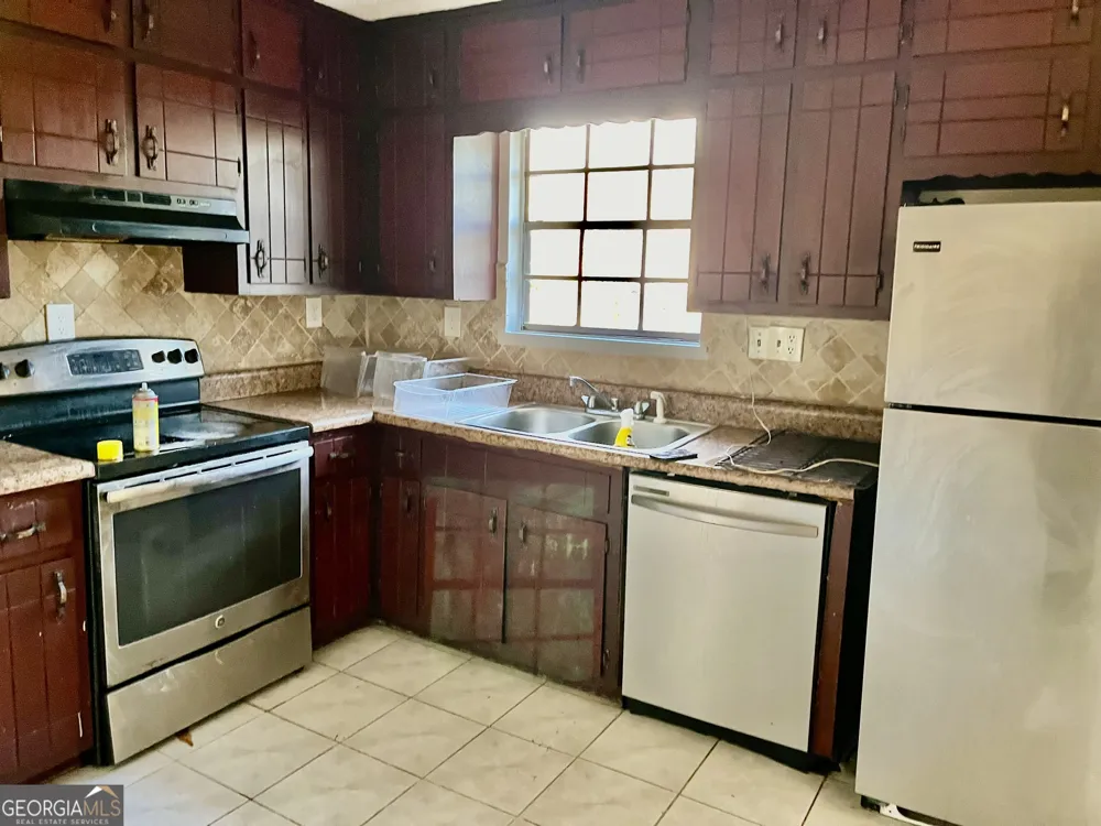 152 Rountree RD Riverdale, GA 30274