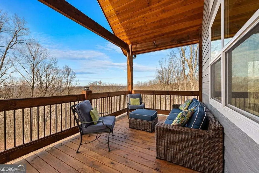1016 Twisted Oak RD Talking Rock, GA 30175
